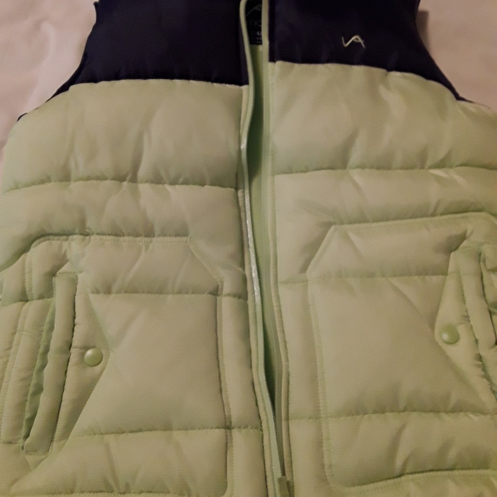 Vertical '9 Boys Puffer Vest-Size XL (14-16)
